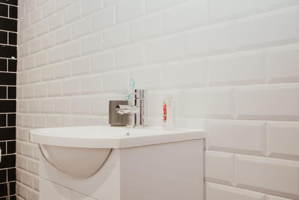 The Sunset Apartment - Margate Beach - By Goldex Coastal Breaks المظهر الخارجي الصورة